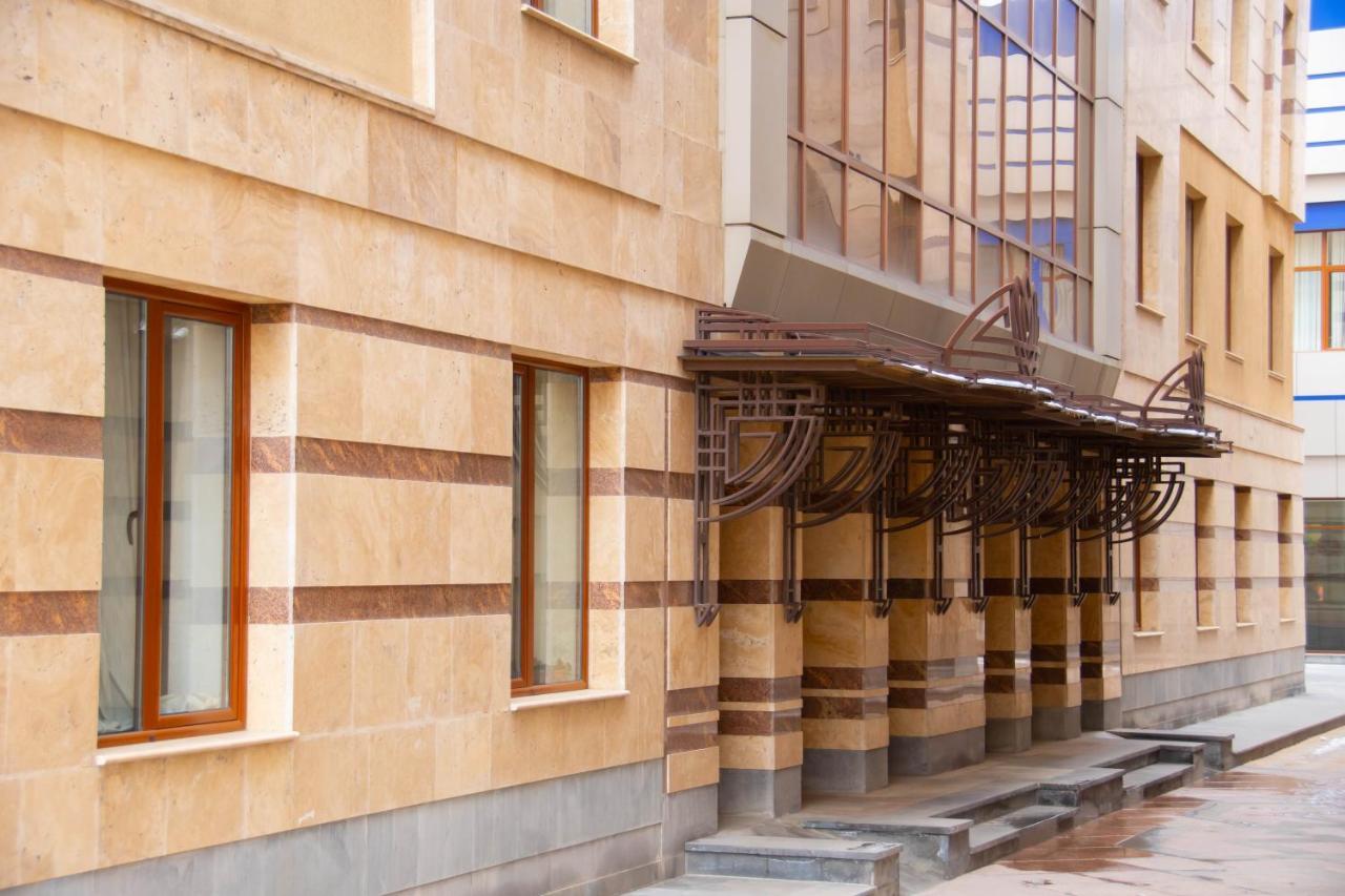 Olympavan Hotel Yerevan Exterior photo