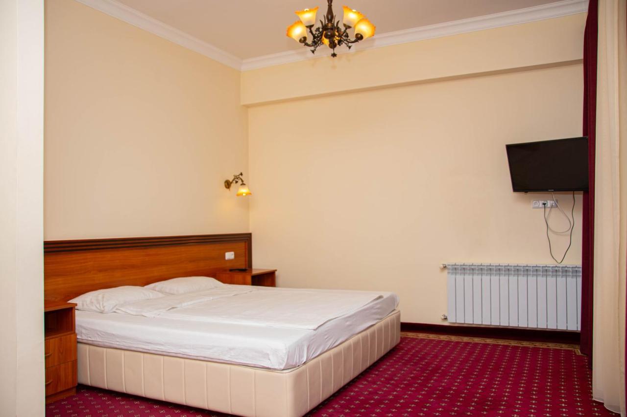 Olympavan Hotel Yerevan Exterior photo