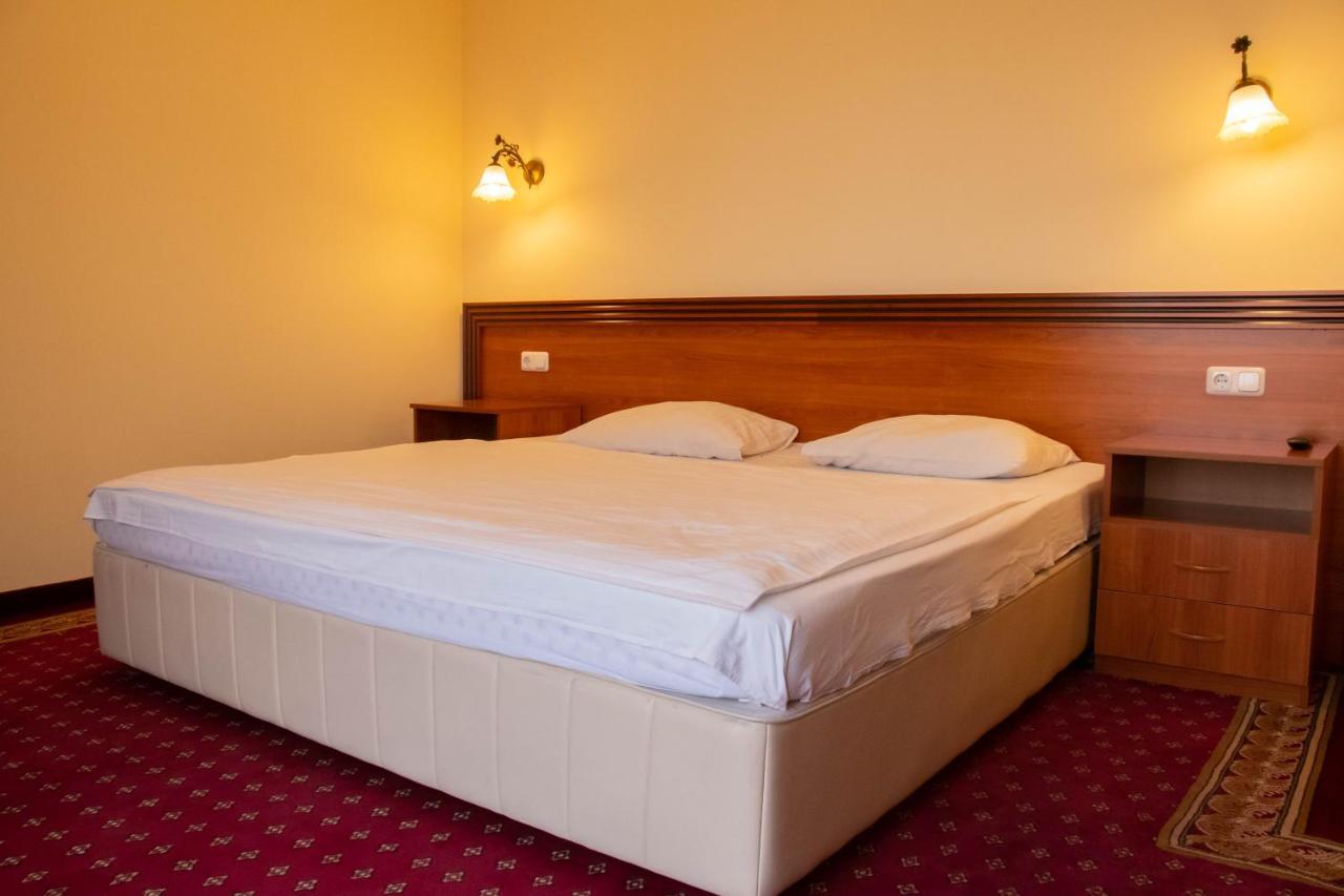 Olympavan Hotel Yerevan Exterior photo