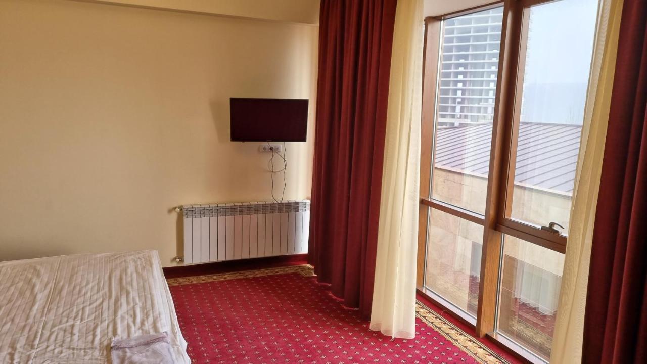 Olympavan Hotel Yerevan Exterior photo